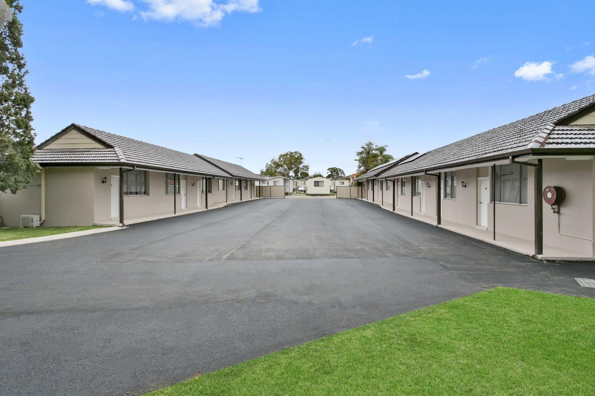 Australian Community Villages Банкстаун Екстериор снимка